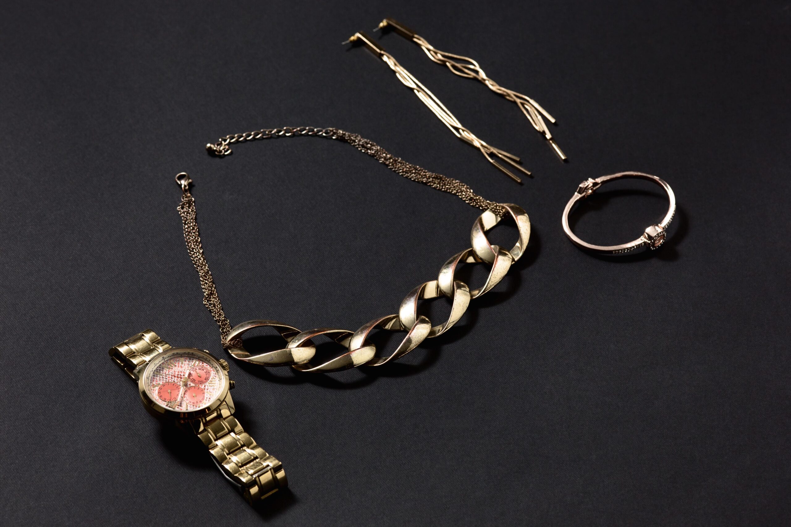 Neues juwelier Minitials: luxuriöse Accessoires für jeden Anlass